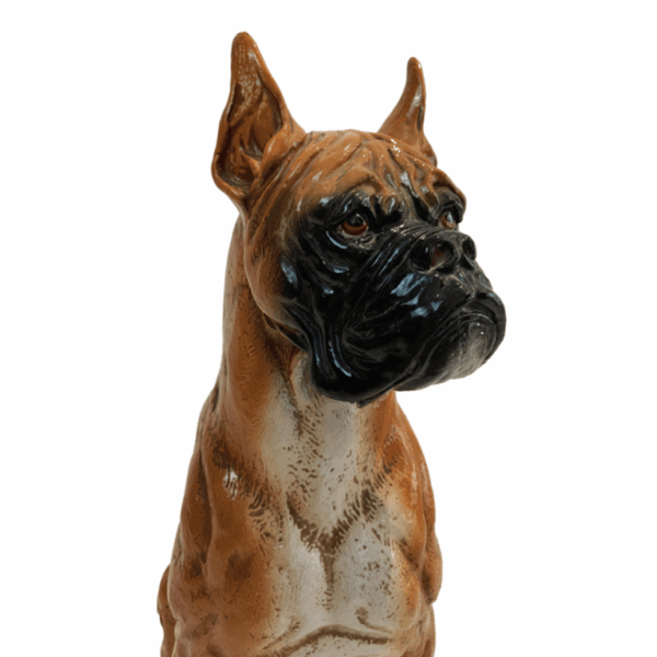 Cane di razza Boxer in maiolica - immagine 2